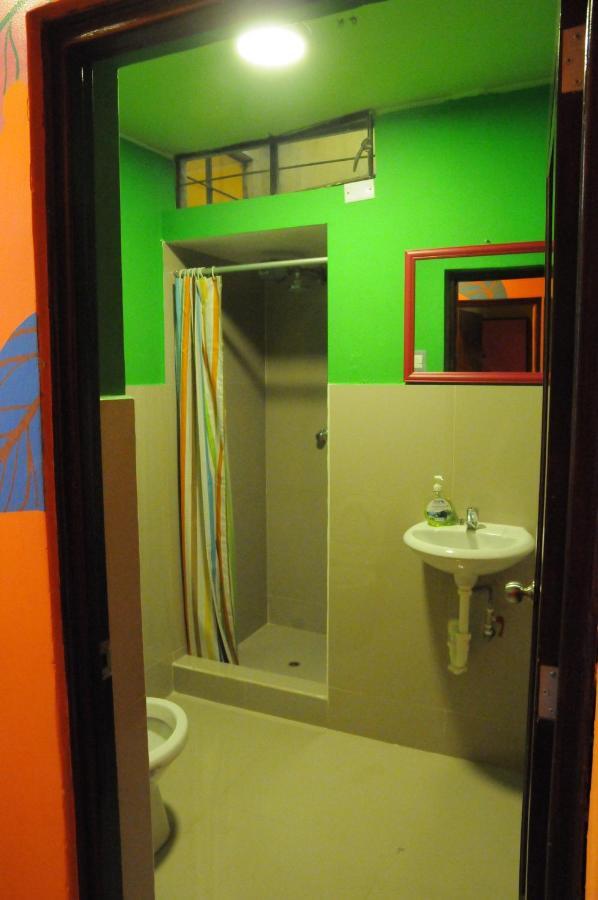 Happy Tree Hostel Peru Лима Екстериор снимка